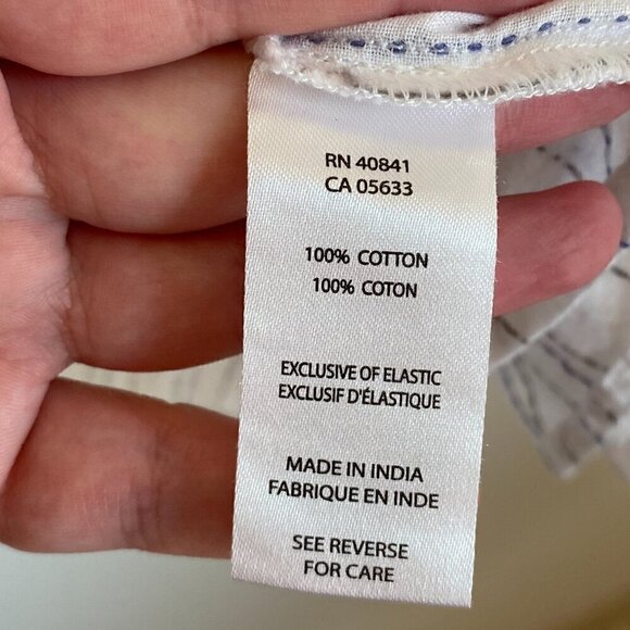 Old Ranch White Embroidered Smocked Sleeveless Button Front Blouse 100% Cotton - Picture 7 of 8